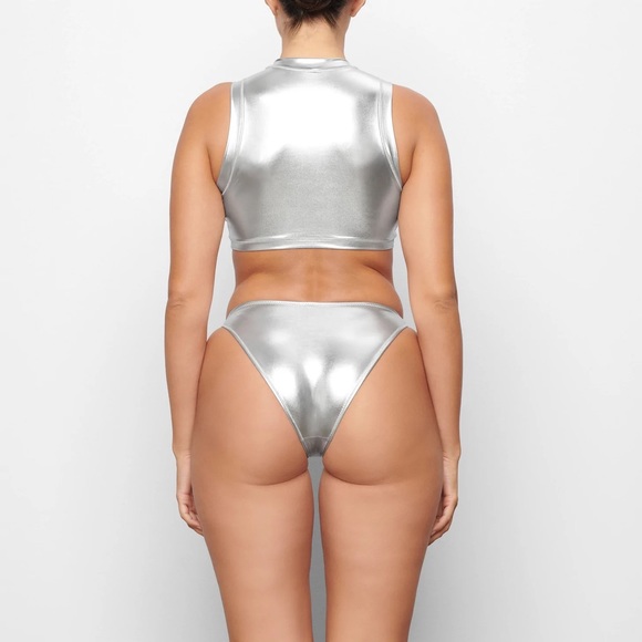 SKIMS Metallic Swim Tank - Picture 7 of 7
